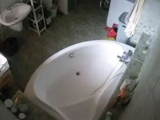 Camsoda Adult Webcam of voyeurcam-julmodels-bath-1st-1