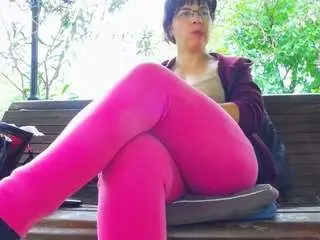 Camsoda Watch Live Sex Cams of mellysquirtybiglabia