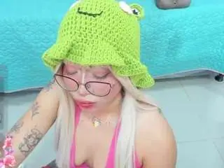 Camsoda Free Porn Cam of safiro-agata