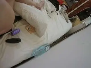 Camsoda Best live sex cam show of voyeurcam-julmodels-whitebed-4