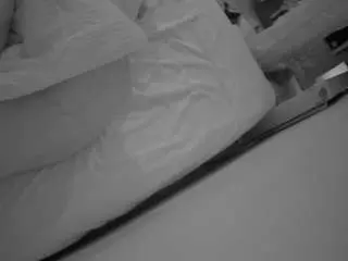 Camsoda Nude Webcam of voyeurcam-julmodels-whitebed-4