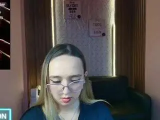 Camsoda Watch Live Sex Cams of liaaroberts