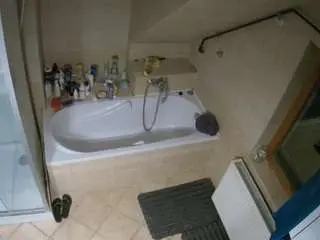 Camsoda Watch Live Sex Cams of voyeurcam-julmodels-bath-2nd-1
