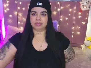 Camsoda Nude Webcam of miahjoness1
