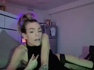Camsoda Watch Live Sex Cams of blue-eyed-foxxxxy