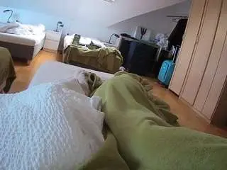 Camsoda Sex Cam of voyeurcam-julmodels-bed-1