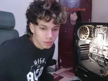 Chaturbate Nude Webcam of andy_dan1