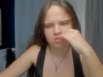 Chaturbate Sex Chat of adelecruzz