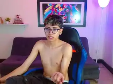 Chaturbate Live Sex Cam of alexcum_18