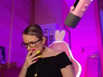 Chaturbate Best live sex cam show of findom_lady_shine