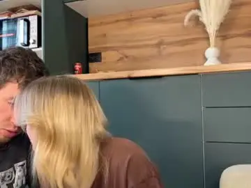 Chaturbate Live Sex Cam of adele_nick2202