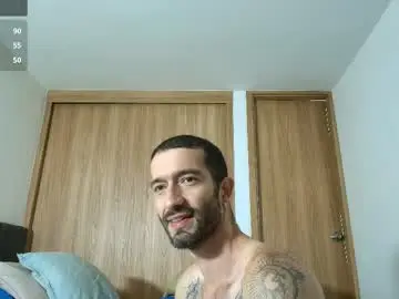 Chaturbate Sex Cam of alejandro_bigcock