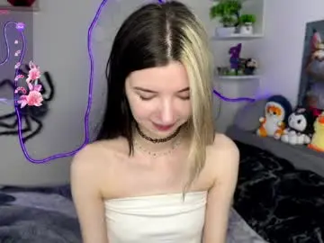 Chaturbate Live Sex Cam of emmie_everly