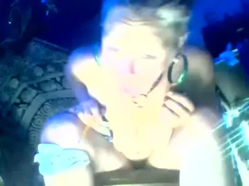 Chaturbate Live Sex Cam of ambionce