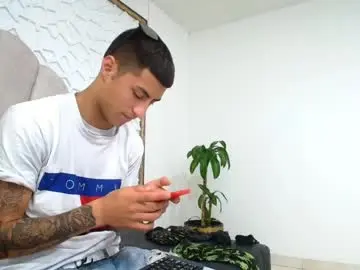 Chaturbate Live Sex Cam of mr_porn_9