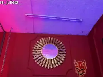 Chaturbate Live Sex Cam of julieta_russell