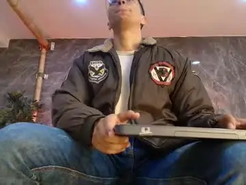 Chaturbate Live Sex Cam of apolo_crus