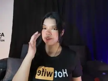 Chaturbate Live Porn of yungelitamor_