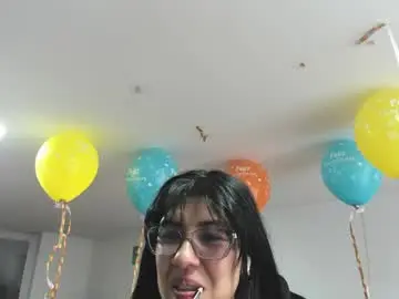 Chaturbate Best live sex cam show of aisha_latina