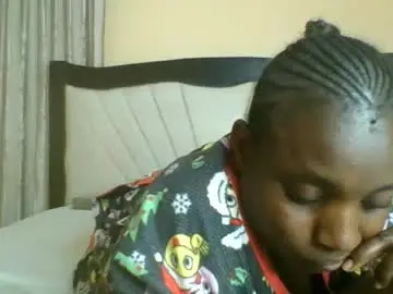 Chaturbate Live Sex Cam of queen_wow2