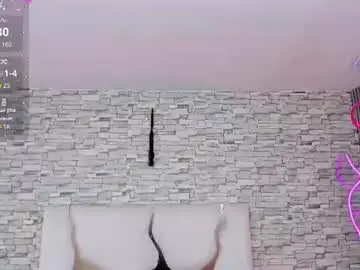 Chaturbate Live Sex Cam of yenn_tay