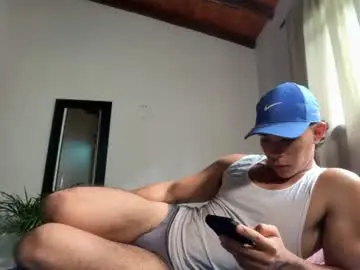 Chaturbate Live Sex Cam of joulianogreco1