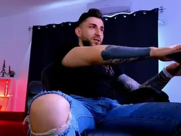 Chaturbate Free Live Porn of mightyaaron