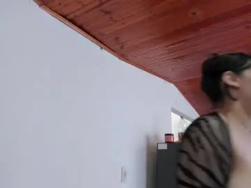 Chaturbate Live Sex Cam of cuty_sexy_hotxx