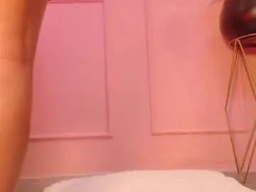 Chaturbate Live Sex Cam of mia_colllins