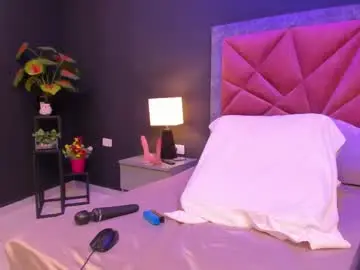 Chaturbate Watch Live Sex Cams of mia_milff