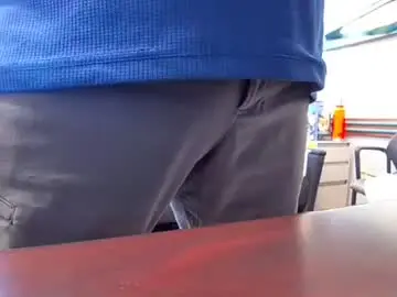 Chaturbate Live Sex Cam of countryboy_10