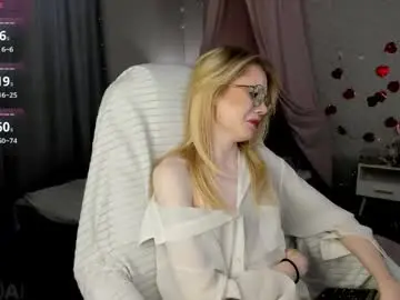 Chaturbate Best live sex cam show of esme_runn