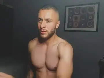 Chaturbate Live Sex Cam of tomdavisxl