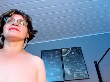 Chaturbate Live Sex Cam of samantha_mature56