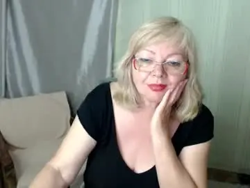 Chaturbate Live Sex Cam of evelynloveshy
