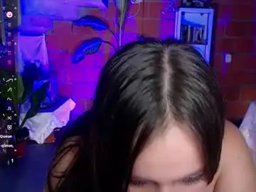 Chaturbate Live Sex Cam of valery_moon19
