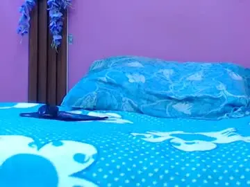 Chaturbate Live Sex Cam of skinnybarbie022