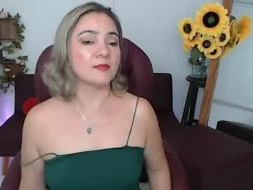 Chaturbate Best live sex cam show of lilly_milf
