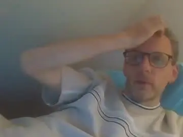 Chaturbate Live Sex Cam of bernie484237