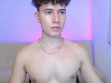 Chaturbate Live Sex Cam of adrian_morelli