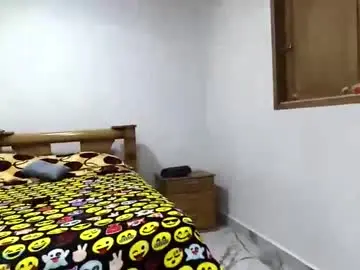 Chaturbate Live Sex Cam of helena_col