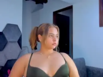 Chaturbate Live Sex Cam of mikaelastonne