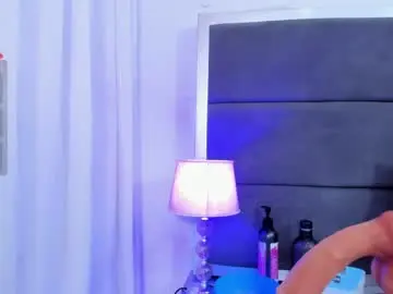 Chaturbate Free Porn Cam of mia_poppy