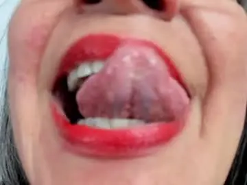 Chaturbate Live Sex Cam of lailacastillomilf