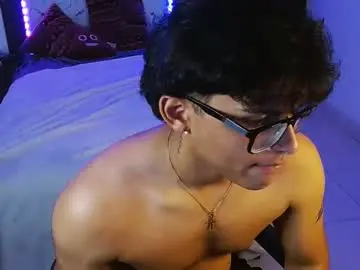Chaturbate Watch Live Sex Cams of mr_yisuz