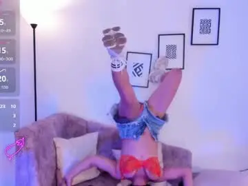 Chaturbate Live Sex Cam of issi_loren