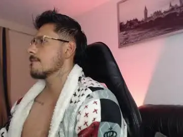Chaturbate Live Sex Cam of mr_real_aaron