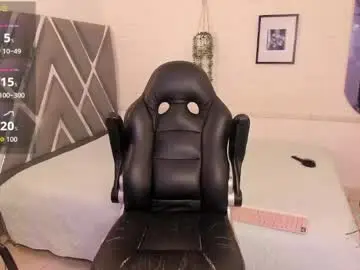 Chaturbate Live Sex Cam of amber_18x