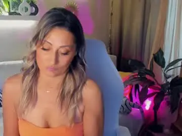 Chaturbate Live Sex Cam of sarahholly