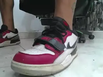 Chaturbate Adult Video Chat of srfindomfeet_